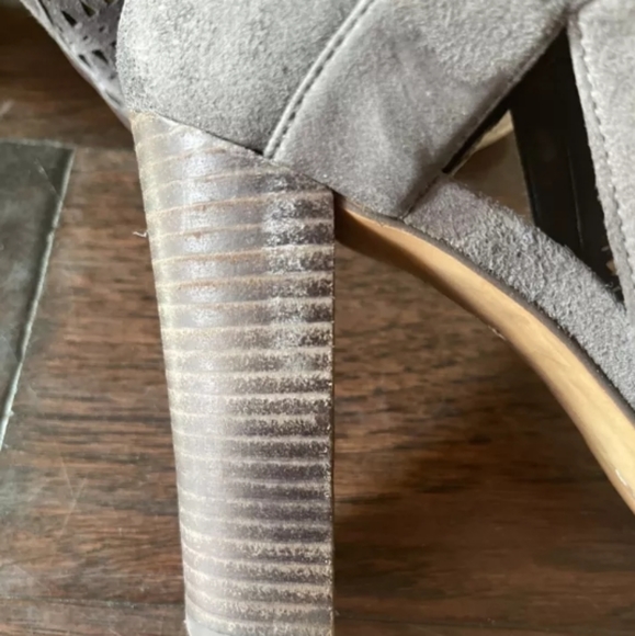 Vince Camuto cranita peep toes booties grey size 9.5 - Picture 5 of 11